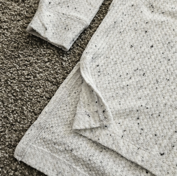 American Eagle light gray waffle long sleeve, small - Picture 3 of 5